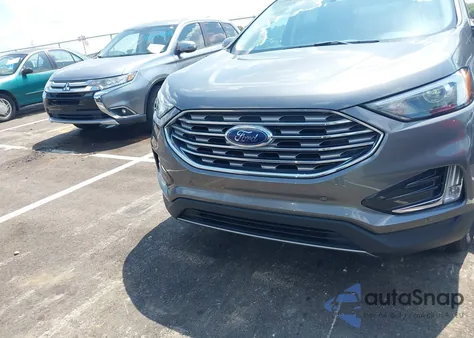 2024 Ford Edge Titanium z USA, uszkodzony, nr VIN 2FMPK4K91RBA92643